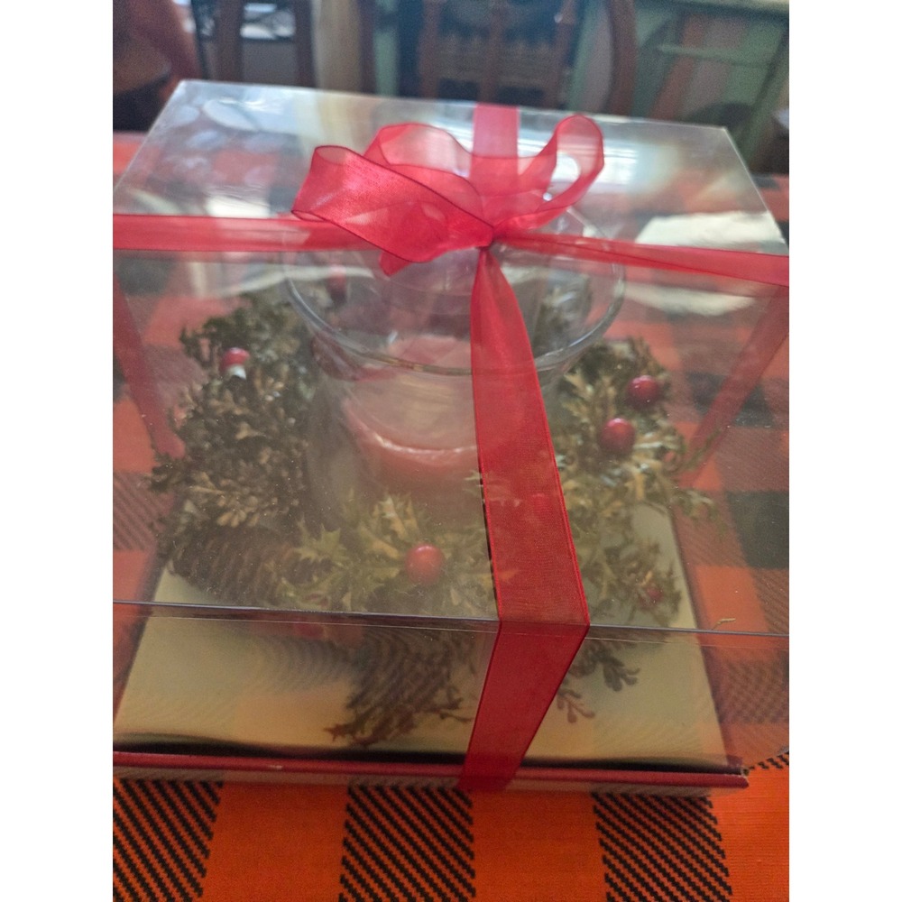 Studio 33 Christmas Holiday Centerpiece Glass Hurricane Wreath Berries New